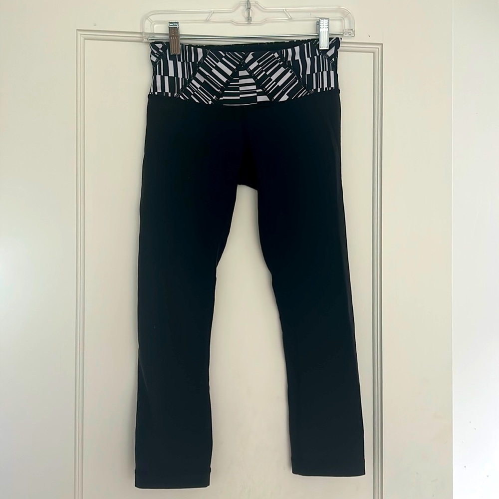 Gently worn LULULEMON leggings!!